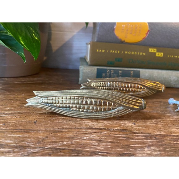 Large Vintage Brass Corn Drawer Pulls - Set of 4 - Picture 2 of 4